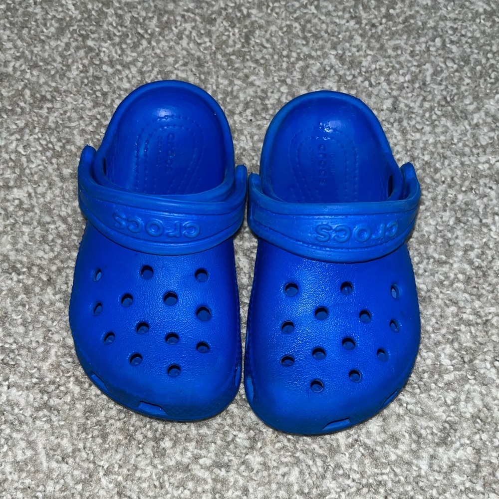 Toddler crocs
